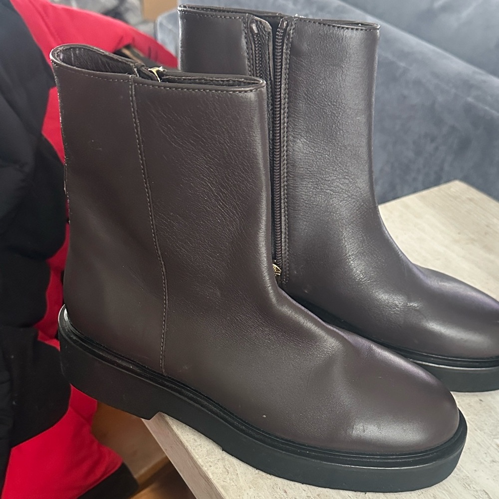 Aquatalia Leather boots size 7.5 brand new in replacement box, retail $590 - Picture 6 of 16